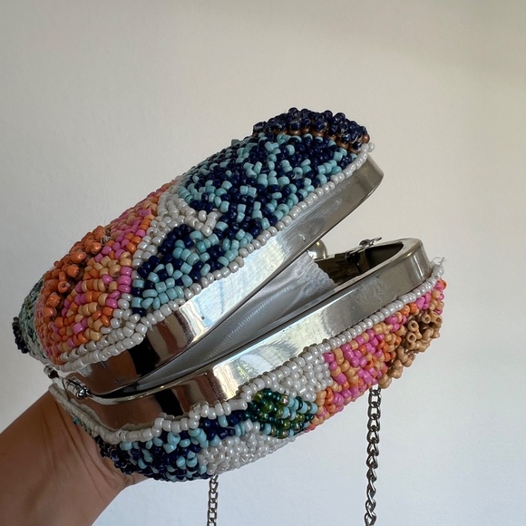 Multi-beaded clutch - Picture 14 of 16